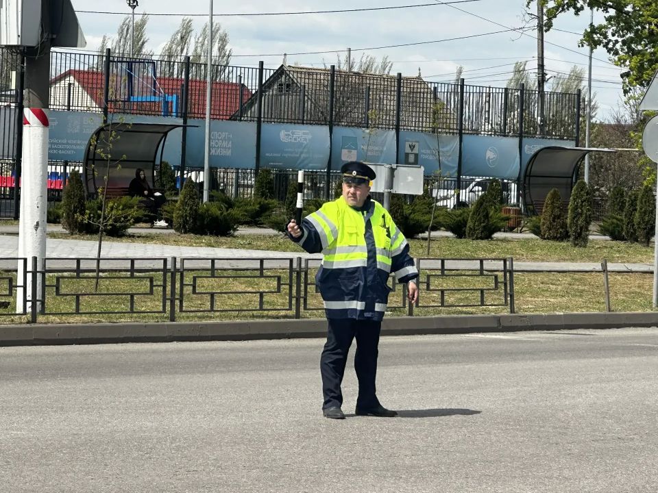 В Мелитополе светофоры молчат, но движение под контролем! В Мелитополе светофоры молчат, но движение под контролем!