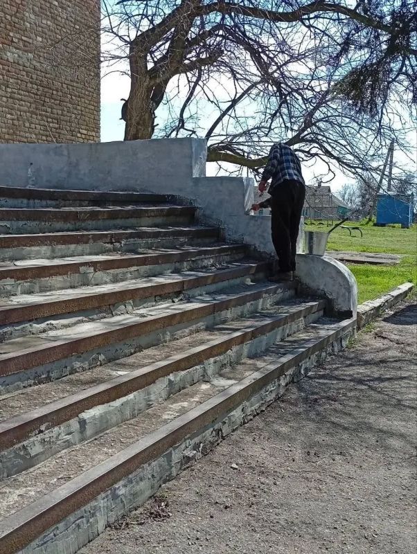 Село Радоловка присоединилось к субботнику в рамках двухмесячника по наведению санитарного порядка и благоустройству территорий, объявленному главой Приморского муниципалитета Село Радоловка присоединилось к субботнику в рамках двухмесячника по наведению санитарного порядка и благоустройству территорий, объявленному главой Приморского муниципалитета