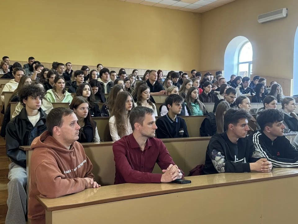 Сегодня в Бердянске состоялась встреча студентов АГПУ с участниками ликвидации последствий Чернобыльской аварии Сегодня в Бердянске состоялась встреча студентов АГПУ с участниками ликвидации последствий Чернобыльской аварии