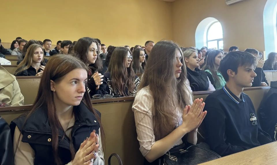 Сегодня в Бердянске состоялась встреча студентов АГПУ с участниками ликвидации последствий Чернобыльской аварии Сегодня в Бердянске состоялась встреча студентов АГПУ с участниками ликвидации последствий Чернобыльской аварии