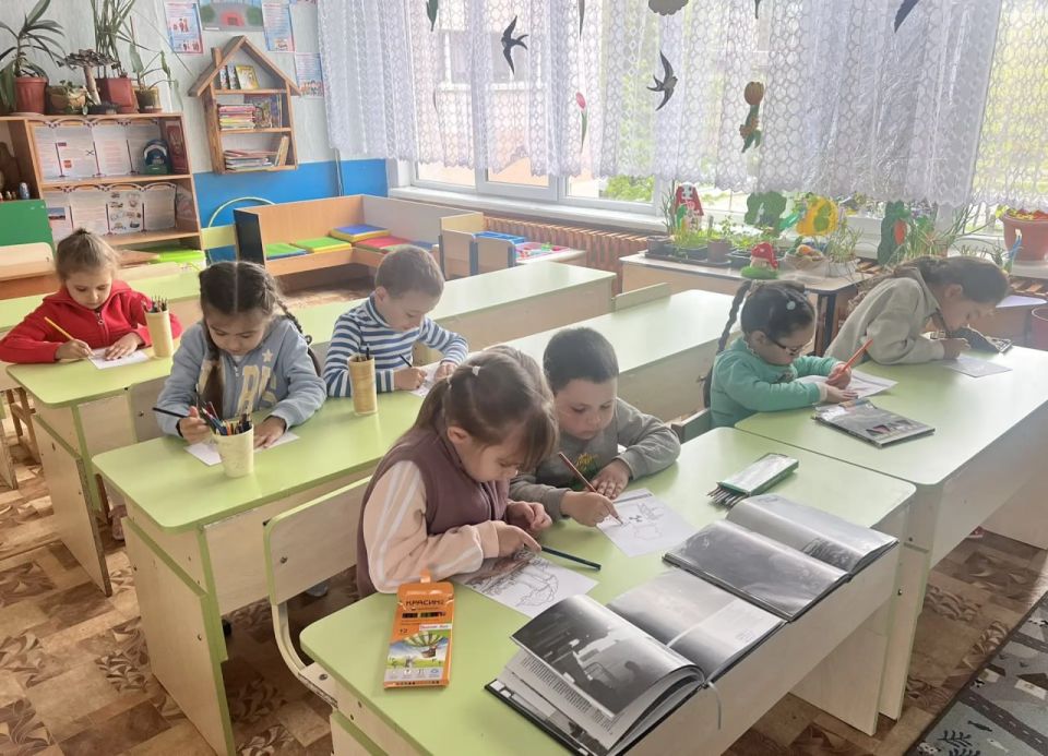 В Областной научной библиотеке имени Горького прошла минута памяти «Чернобыль: экология и здоровье», участниками которой стали воспитанники дошкольного учреждения № 41 «Василёк» В Областной научной библиотеке имени Горького прошла минута памяти «Чернобыль: экология и здоровье», участниками которой стали воспитанники дошкольного учреждения № 41 «Василёк»