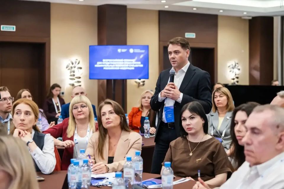 Сотрудники Запорожского избиркома освоили новые коммуникационные технологии на всероссийском семинаре Сотрудники Запорожского избиркома освоили новые коммуникационные технологии на всероссийском семинаре