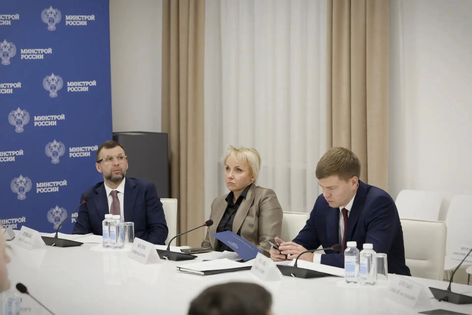 Глава Минстроя России Ирек Файзуллин принял участие в заседании президиума (штаба) Правительственной комиссии по региональному развитию Глава Минстроя России Ирек Файзуллин принял участие в заседании президиума (штаба) Правительственной комиссии по региональному развитию
