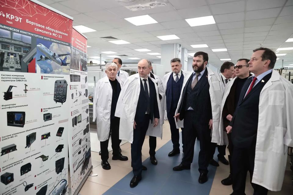 Дмитрий Ворона: На легендарном УАЗе и заводе СИМАЗ мы увидели, что такое настоящий индустриальный подъем Дмитрий Ворона: На легендарном УАЗе и заводе СИМАЗ мы увидели, что такое настоящий индустриальный подъем