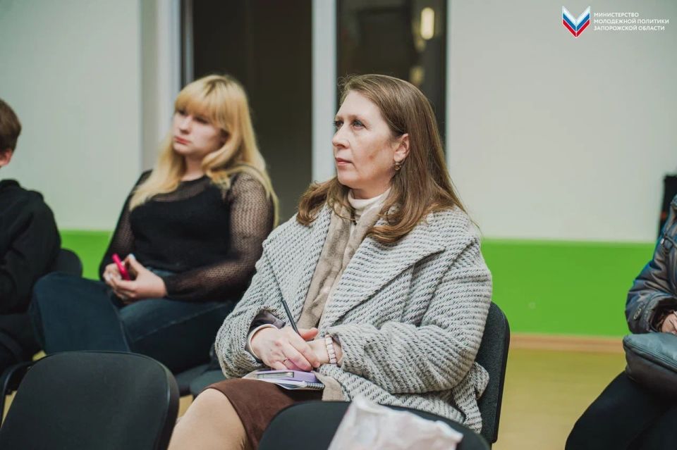 В Мелитополе прошёл семинар специалистов сферы патриотического воспитания В Мелитополе прошёл семинар специалистов сферы патриотического воспитания