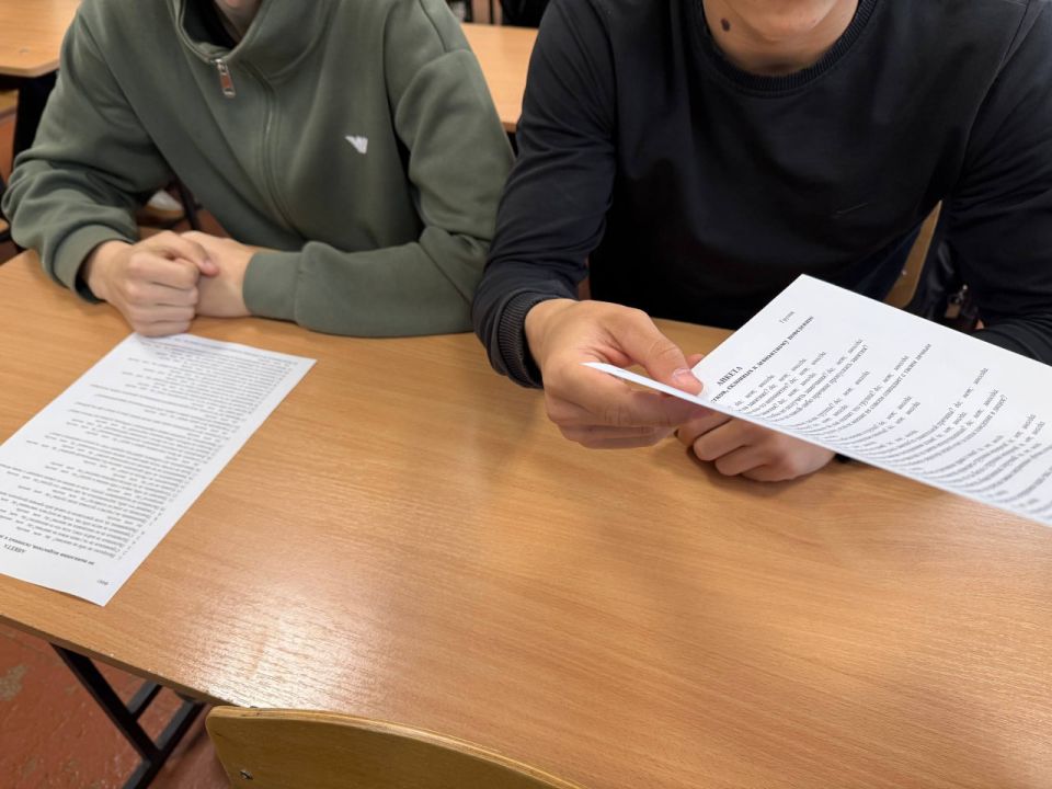 В Днепрорудненском профессиональном лицее в апреле прошёл месячник по профилактике суицидального поведения среди несовершеннолетних В Днепрорудненском профессиональном лицее в апреле прошёл месячник по профилактике суицидального поведения среди несовершеннолетних