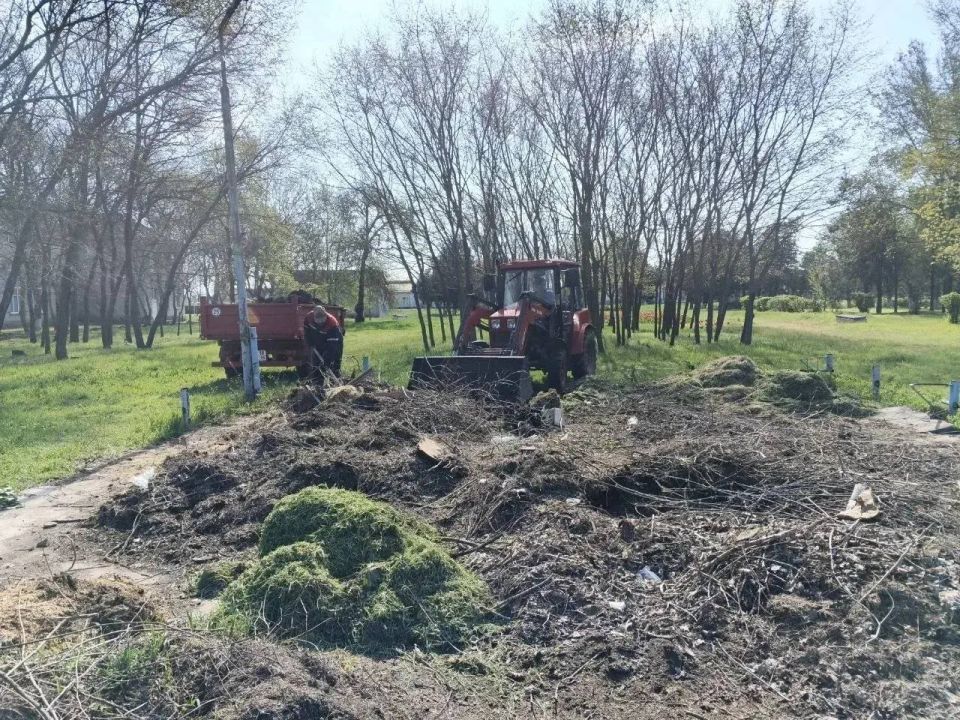 Села Приморского муниципалитета продолжают принимать участие в двухмесячнике по наведению санитарного порядка и благоустройству на территориях, объявленному главой округа Села Приморского муниципалитета продолжают принимать участие в двухмесячнике по наведению санитарного порядка и благоустройству на территориях, объявленному главой округа