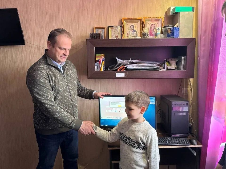 Михаил Попов: Адресная помощь жителям Энергодара — приоритет работы депутата Михаил Попов: Адресная помощь жителям Энергодара — приоритет работы депутата