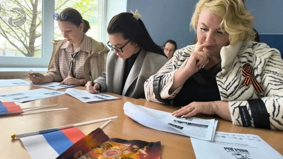 Акимовском округе Запорожской области Единая Россия провела «Диктант Победы» для проверки знаний истории Акимовском округе Запорожской области Единая Россия провела «Диктант Победы» для проверки знаний истории