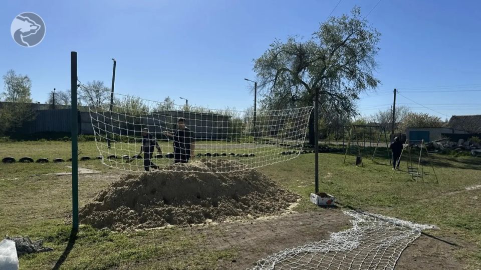 Токмакском муниципальном округе Единая Россия провела субботник совместно с депутатами, администрацией и шеф-регионом Пензенской областью Токмакском муниципальном округе Единая Россия провела субботник совместно с депутатами, администрацией и шеф-регионом Пензенской областью