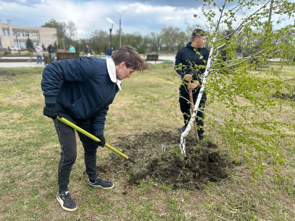 В посёлке Фруктовое прошёл субботник, организованный сотрудниками МБУ ДО «Спортивная школа Мелитопольского муниципального округа» В посёлке Фруктовое прошёл субботник, организованный сотрудниками МБУ ДО «Спортивная школа Мелитопольского муниципального округа»