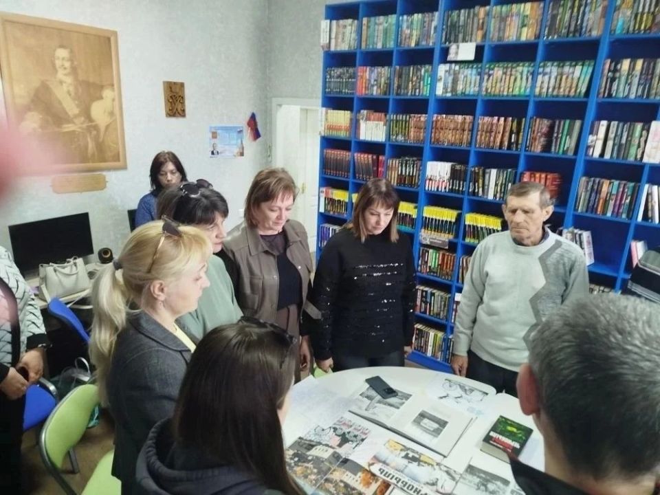 В Акимовской модельной библиотеке совместно с отделом социального обеспечения пгт В Акимовской модельной библиотеке совместно с отделом социального обеспечения пгт