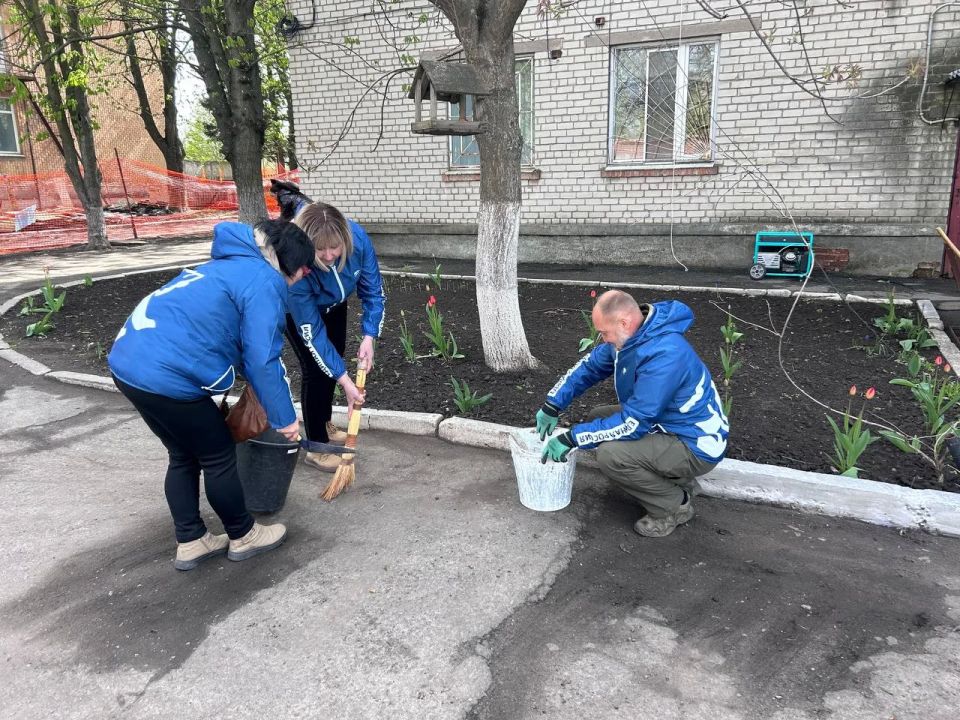Чистота и забота о будущем: субботник в Куйбышевском округе в преддверии Всероссийского голосования Чистота и забота о будущем: субботник в Куйбышевском округе в преддверии Всероссийского голосования