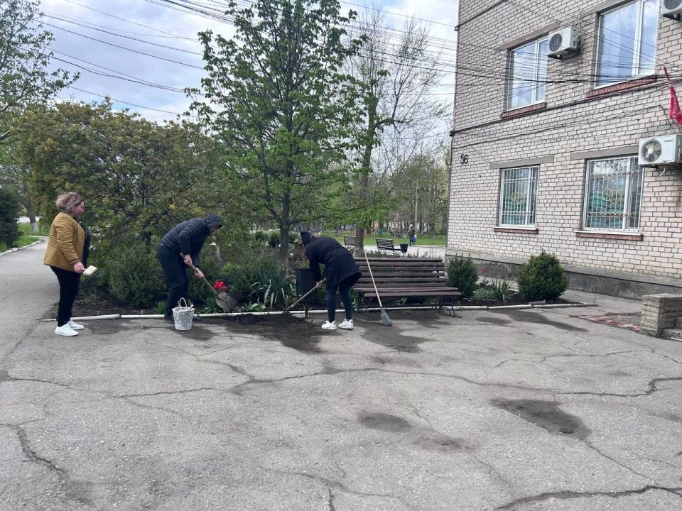 Чистота и забота о будущем: субботник в Куйбышевском округе в преддверии Всероссийского голосования Чистота и забота о будущем: субботник в Куйбышевском округе в преддверии Всероссийского голосования