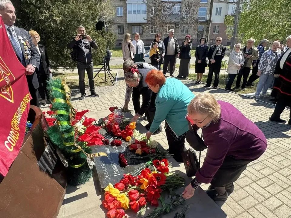 В Бердянске прошёл митинг-реквием, посвящённый 40-летию Чернобыльской аварии В Бердянске прошёл митинг-реквием, посвящённый 40-летию Чернобыльской аварии