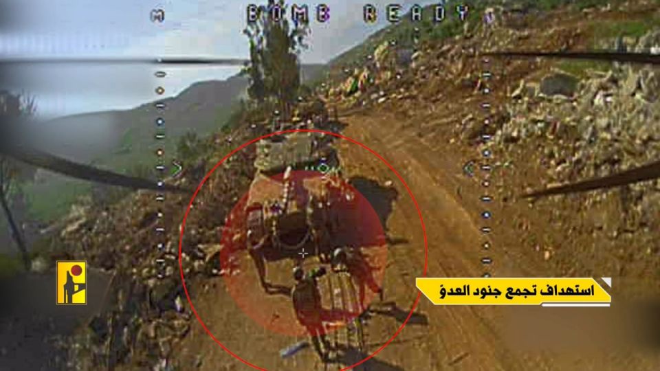 Прилет FPV-дрона "Хезболлы" прямо в израильского солдата, стоявшего перед танком Merkava Mk.4M Прилет FPV-дрона "Хезболлы" прямо в израильского солдата, стоявшего перед танком Merkava Mk.4M