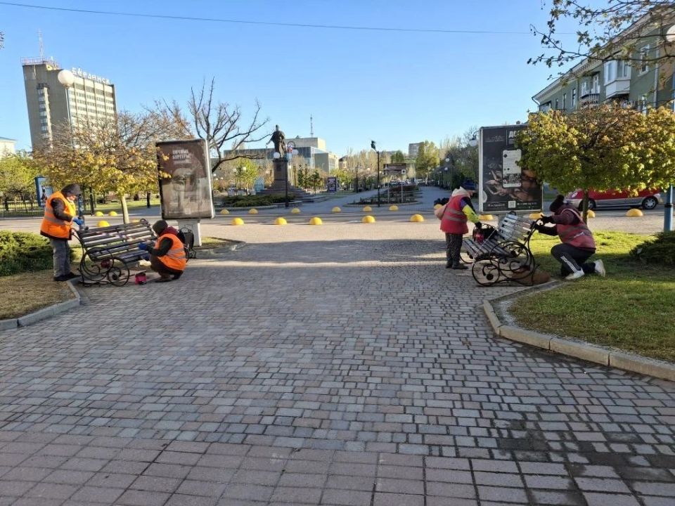 В Бердянске продолжаются работы по благоустройству В Бердянске продолжаются работы по благоустройству