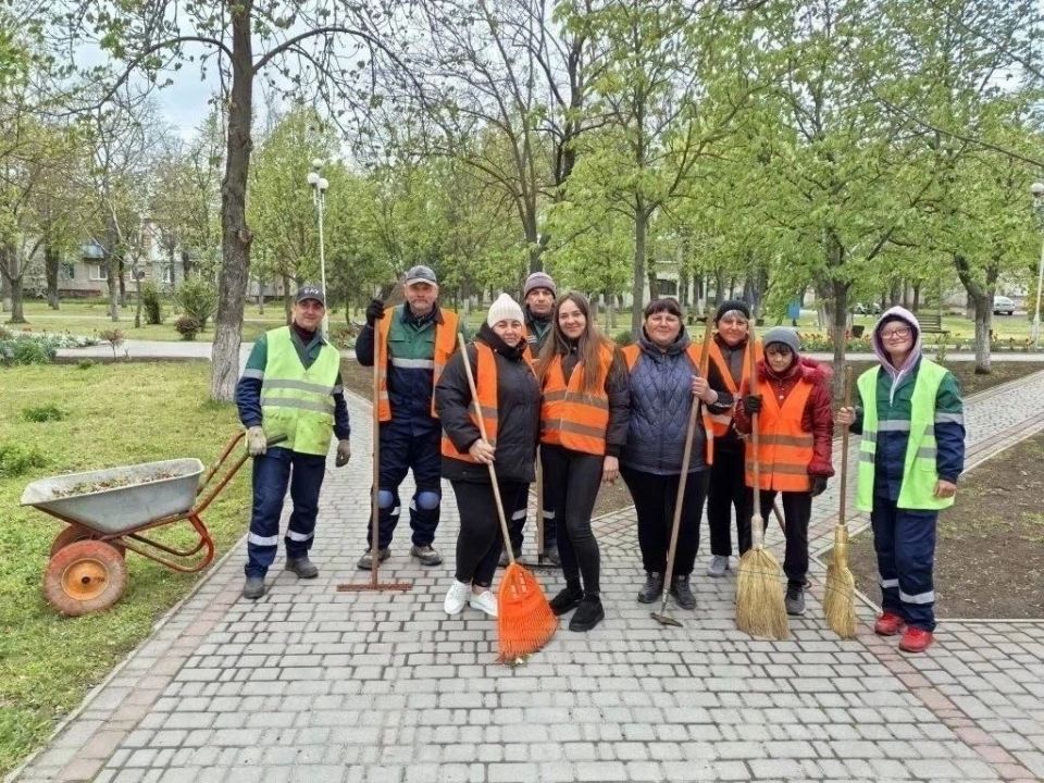 В населенных пунктах Приморского муниципалитета продолжаются субботники в рамках объявленного главой округа двухмесячника по наведению санитарного порядка и благоустройству территорий В населенных пунктах Приморского муниципалитета продолжаются субботники в рамках объявленного главой округа двухмесячника по наведению санитарного порядка и благоустройству территорий