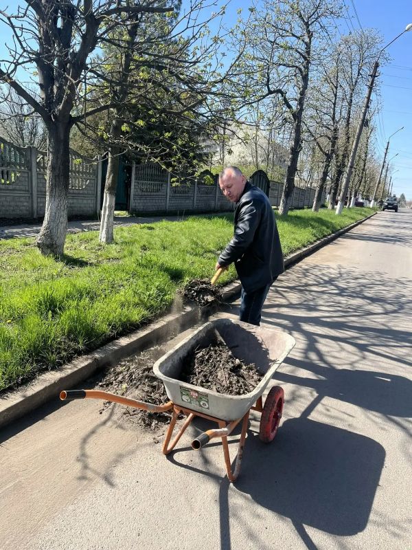 Чистота и забота о будущем: субботник в Куйбышевском округе в преддверии Всероссийского голосования Чистота и забота о будущем: субботник в Куйбышевском округе в преддверии Всероссийского голосования
