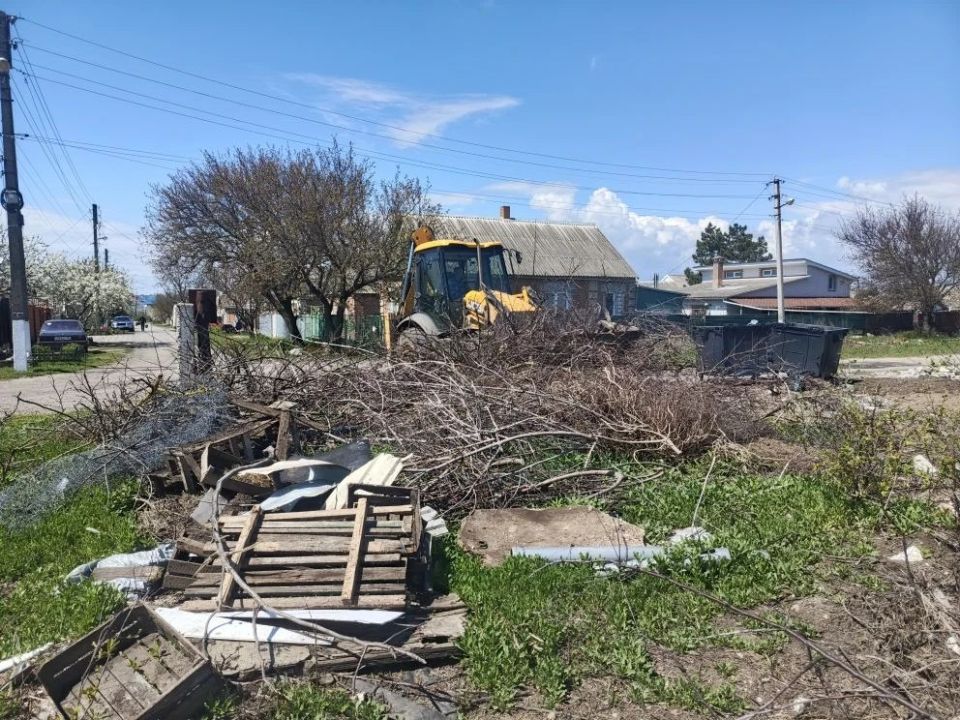 В Бердянске продолжаются работы по благоустройству В Бердянске продолжаются работы по благоустройству
