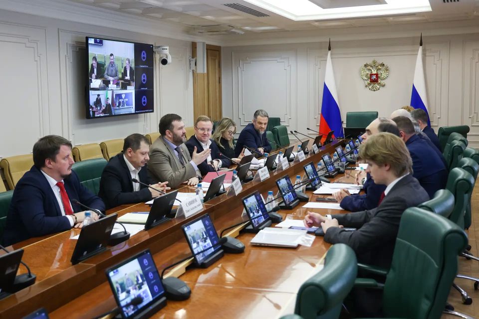 Дмитрий Ворона: Сегодня провел совещание по вопросам развития телекоммуникаций и связи в воссоединенных субъектах Дмитрий Ворона: Сегодня провел совещание по вопросам развития телекоммуникаций и связи в воссоединенных субъектах