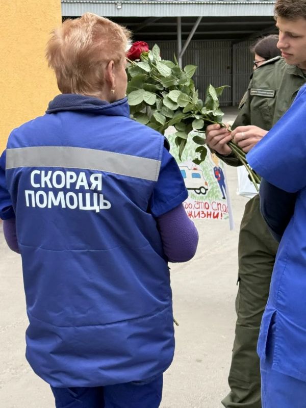 С профессиональным праздником, сотрудники скорой помощи! С профессиональным праздником, сотрудники скорой помощи!
