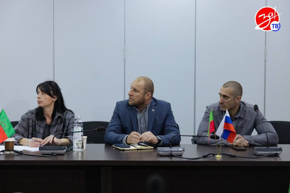 Возможность организации и проведения кубка 6 регионов по боксу обсудили на совещании в Министерстве спорта Запорожской области Возможность организации и проведения кубка 6 регионов по боксу обсудили на совещании в Министерстве спорта Запорожской области