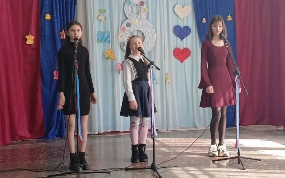 ФОТО ДНЯ. Участники Мануйловского сельского клуба - лауреаты 3-го потока III Всероссийского многожанрового конкурса-фестиваля «Водопад искусств»! Вероника Ардыковская, Ульяна Болжеларская и Наталья Болжеларская награждены... ФОТО ДНЯ. Участники Мануйловского сельского клуба - лауреаты 3-го потока III Всероссийского многожанрового конкурса-фестиваля «Водопад искусств»! Вероника Ардыковская, Ульяна Болжеларская и Наталья Болжеларская награждены...