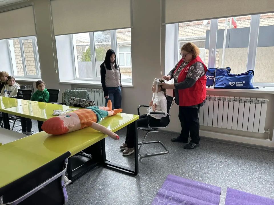 28.04.2026г. в ГБУ "Комплексный центр социального обслуживания населения" Министерства труда и социальной политики Запорожской области, в отделении социальной помощи семьям с детьми г.Мелитополь прошёл мастер-класс "Азбука... 28.04.2026г. в ГБУ "Комплексный центр социального обслуживания населения" Министерства труда и социальной политики Запорожской области, в отделении социальной помощи семьям с детьми г.Мелитополь прошёл мастер-класс "Азбука...