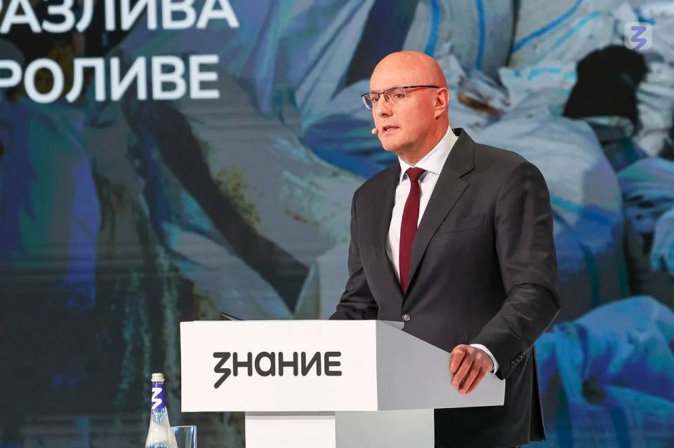 Дмитрий Чернышенко выступил с лекцией на просветительском марафоне «Знание.Первые» Дмитрий Чернышенко выступил с лекцией на просветительском марафоне «Знание.Первые»