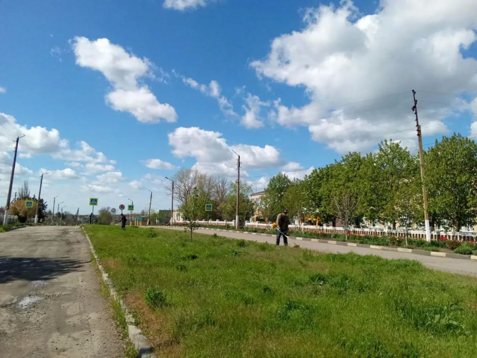 Всероссийский субботник в селе Новотроицкое: вместе — за чистоту и порядок! Всероссийский субботник в селе Новотроицкое: вместе — за чистоту и порядок!