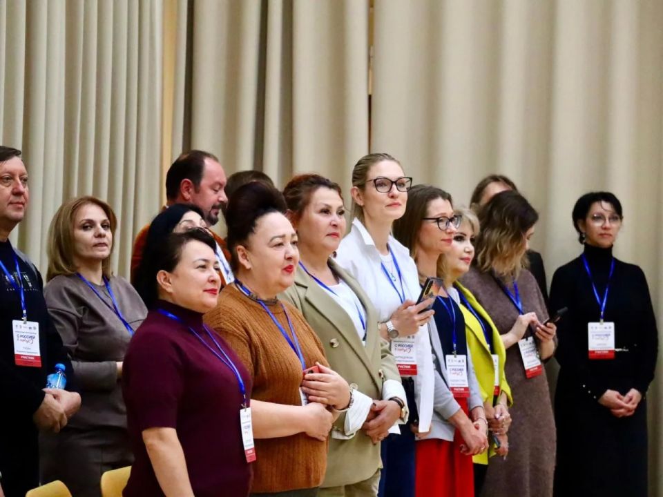 Уральский форум объединил народные коллективы из ДНР и Запорожья Уральский форум объединил народные коллективы из ДНР и Запорожья