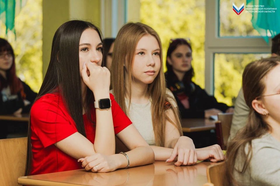 Тренинг на командообразование прошел для учащихся Мелитопольской школы №1 Тренинг на командообразование прошел для учащихся Мелитопольской школы №1