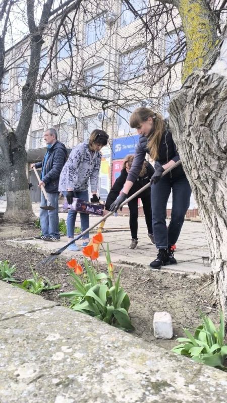 Весна – это традиционное время наведения чистоты и порядка, а субботники – давно сложившаяся добрая традиция Весна – это традиционное время наведения чистоты и порядка, а субботники – давно сложившаяся добрая традиция