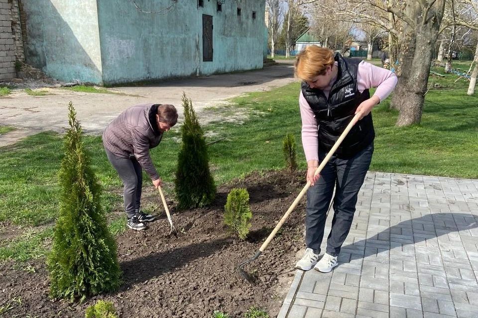 В преддверии 1 Мая и Дня Победы сотрудники Любимовского детского сада «Ромашка» провели большую и важную работу В преддверии 1 Мая и Дня Победы сотрудники Любимовского детского сада «Ромашка» провели большую и важную работу