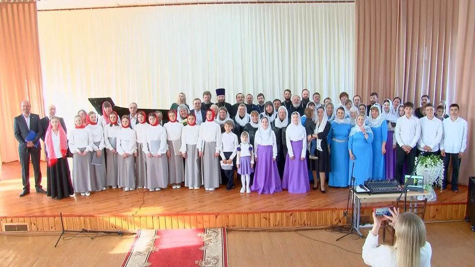 В Бердянске состоялся пасхальный концерт "Пасха Красная" В Бердянске состоялся пасхальный концерт "Пасха Красная"
