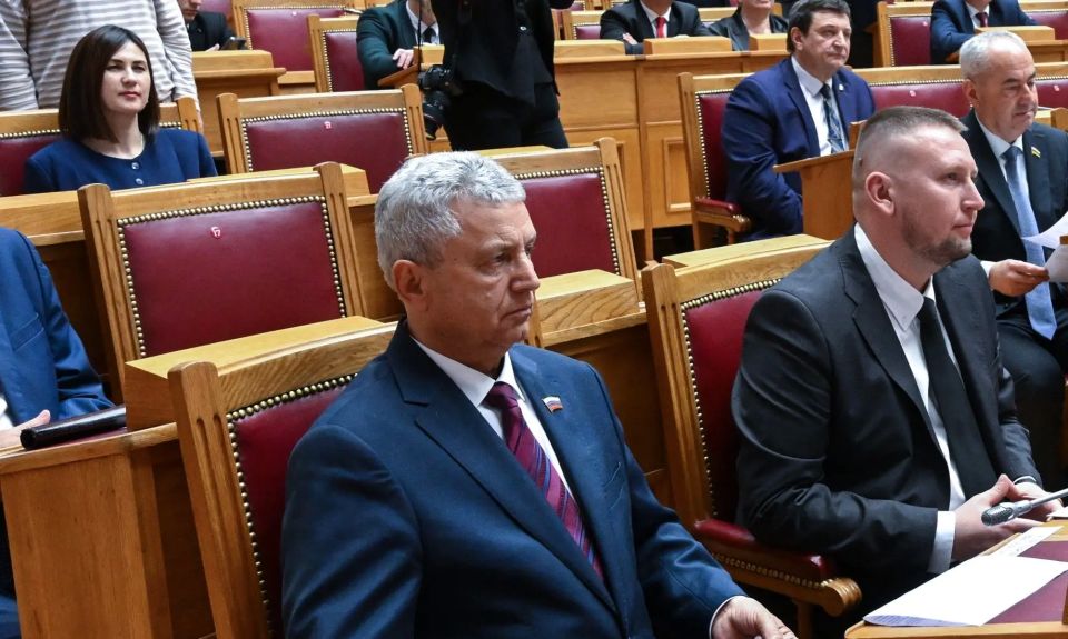 С рабочим визитом посетил СанктПетербург С рабочим визитом посетил СанктПетербург