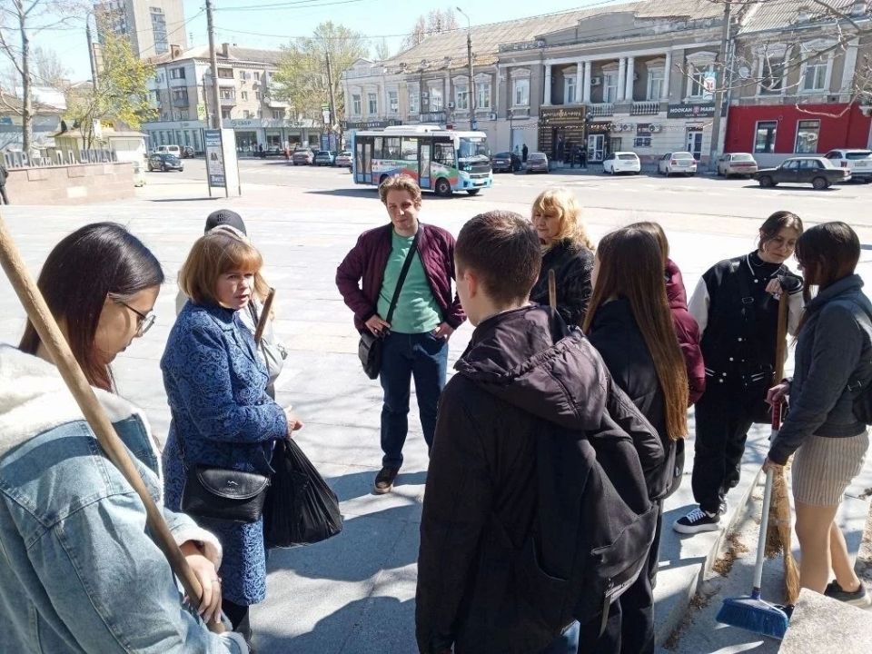 Волонтеры культуры Бердянска на страже культурного наследия города Волонтеры культуры Бердянска на страже культурного наследия города