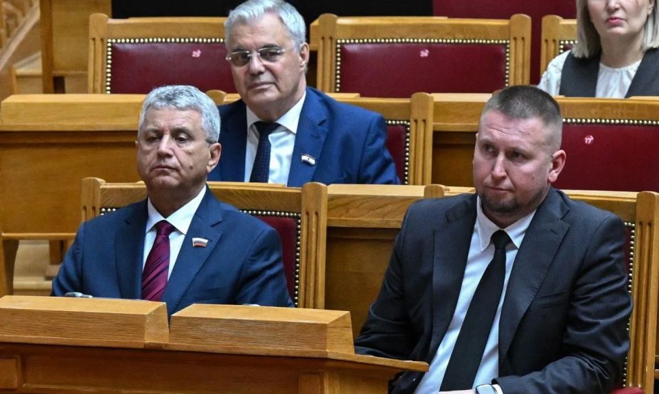 С рабочим визитом посетил СанктПетербург С рабочим визитом посетил СанктПетербург