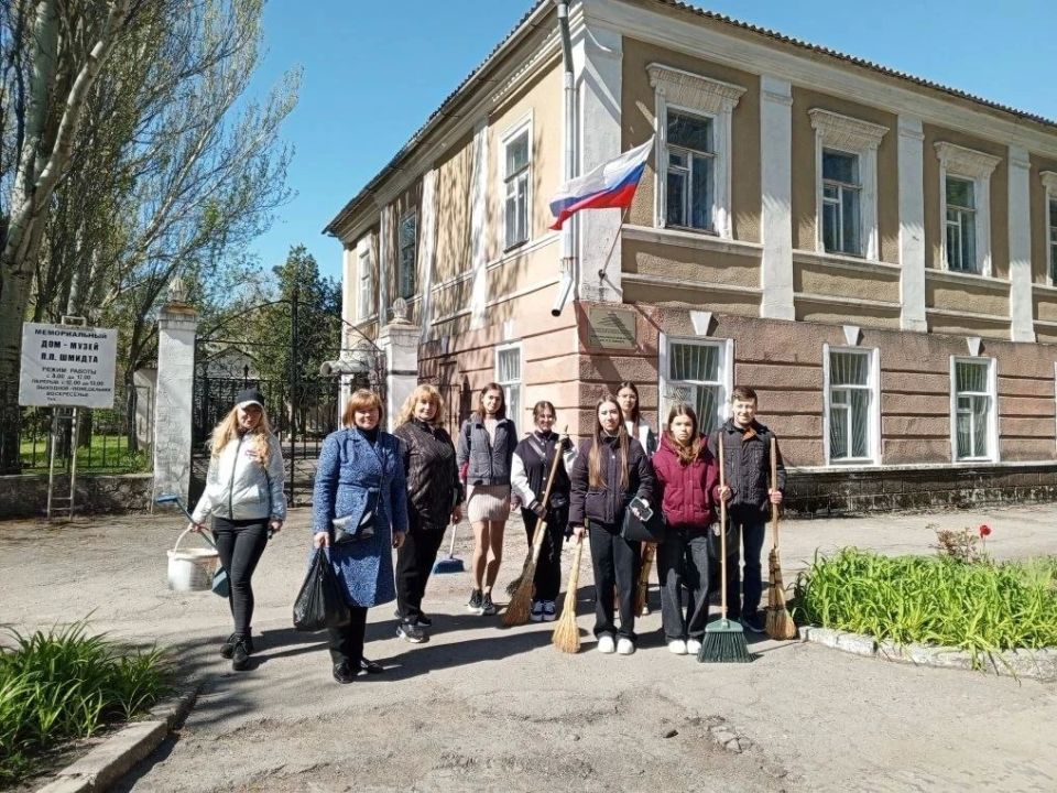 Волонтеры культуры Бердянска на страже культурного наследия города Волонтеры культуры Бердянска на страже культурного наследия города