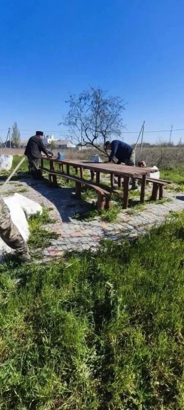 Субботник на Бердянской Косе Субботник на Бердянской Косе