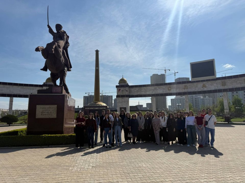 Активисты Запорожской области посетили Чеченскую Республику по программе Росмолодёжи «Больше, чем путешествие» Активисты Запорожской области посетили Чеченскую Республику по программе Росмолодёжи «Больше, чем путешествие»