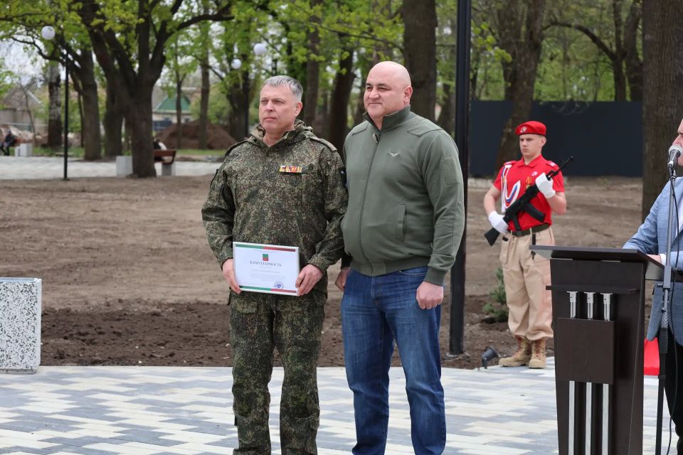 В Запорожской области открыли памятник героям СВО, солдатам-освободителям «Во имя жизни» В Запорожской области открыли памятник героям СВО, солдатам-освободителям «Во имя жизни»