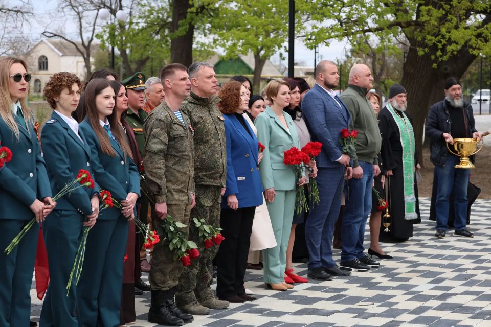 В Запорожской области открыли памятник героям СВО, солдатам-освободителям «Во имя жизни» В Запорожской области открыли памятник героям СВО, солдатам-освободителям «Во имя жизни»