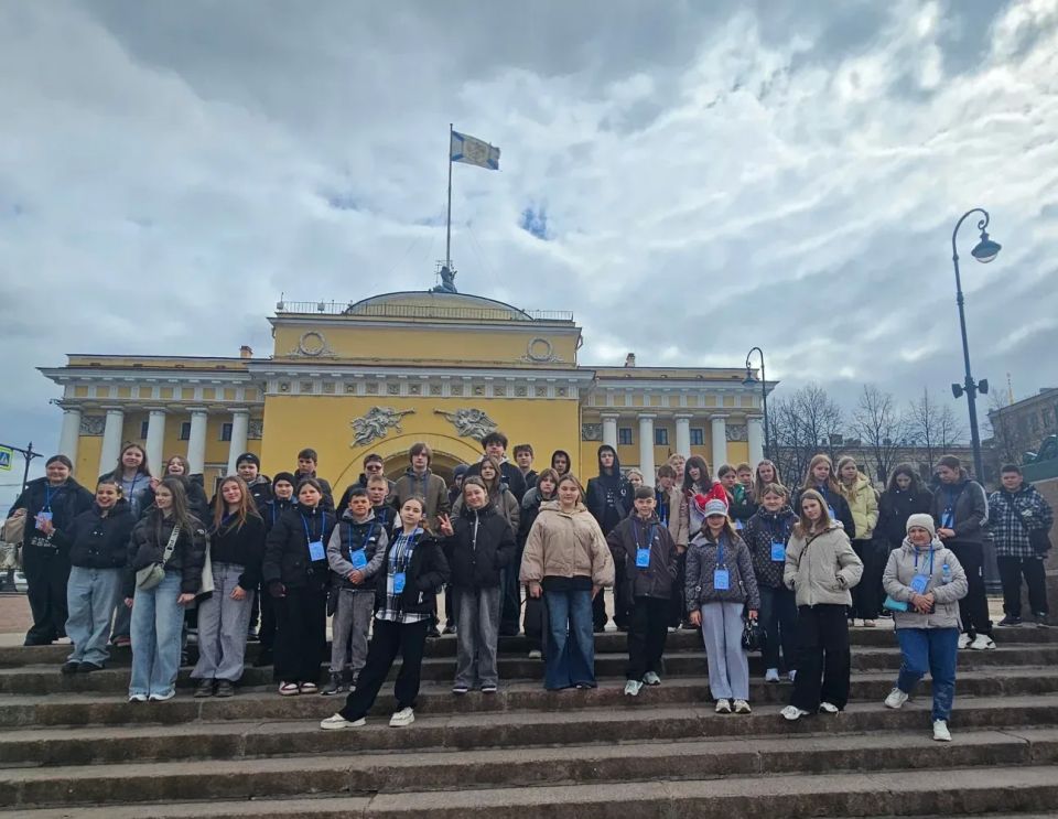 В рамках масштабного федерального проекта «Культурная карта 4+85» для 45 юных жителей Запорожской области была организована незабываемая просветительская поездка в Санкт-Петербург В рамках масштабного федерального проекта «Культурная карта 4+85» для 45 юных жителей Запорожской области была организована незабываемая просветительская поездка в Санкт-Петербург