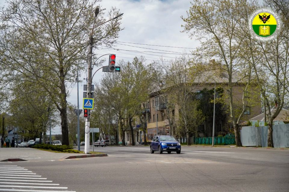 В Мелитополе при отключениях электроэнергии продолжают работать светофоры В Мелитополе при отключениях электроэнергии продолжают работать светофоры