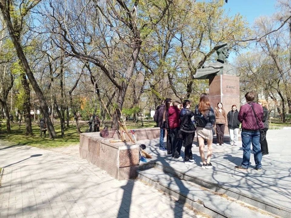 Волонтеры культуры Бердянска на страже культурного наследия города Волонтеры культуры Бердянска на страже культурного наследия города