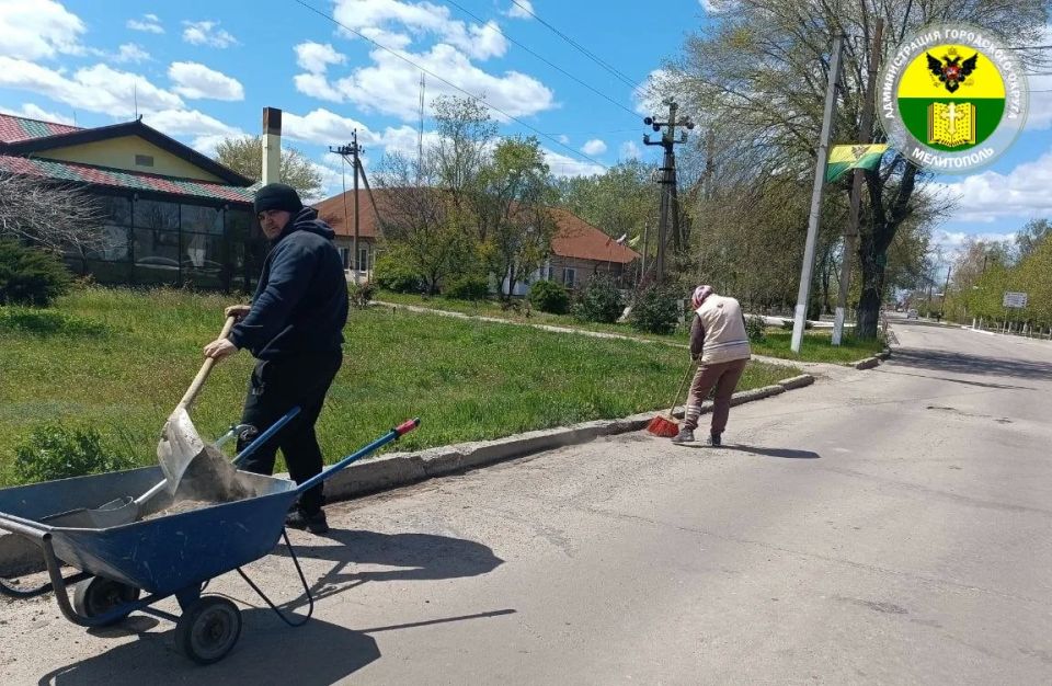Сотрудники Новенского территориального отдела присоединились к всероссийскому субботнику Сотрудники Новенского территориального отдела присоединились к всероссийскому субботнику