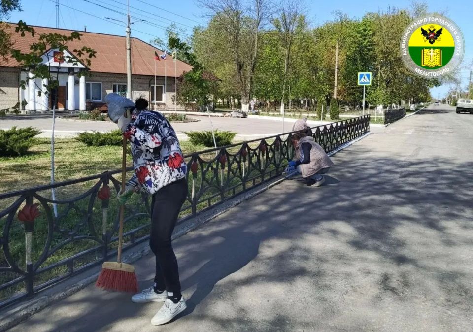 Сотрудники Новенского территориального отдела присоединились к всероссийскому субботнику Сотрудники Новенского территориального отдела присоединились к всероссийскому субботнику