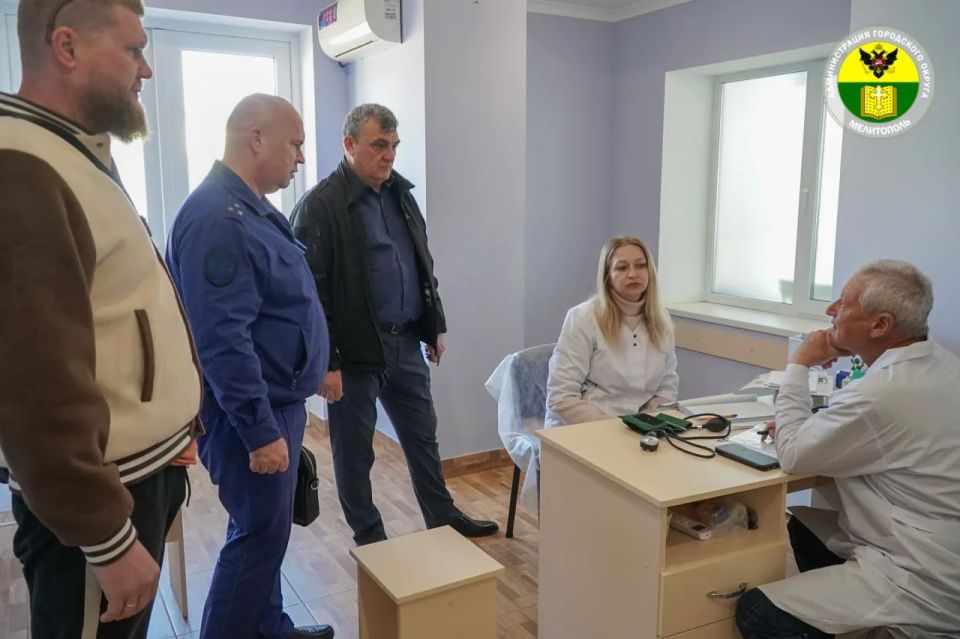 Сергей Золотарёв: В рамках рабочего визита в Кирилловское сельское поселение совместно с прокурором города Мелитополя Олегом Ивановичем Дурягиным провёл приём граждан из Донецкой Народной Республики, временно проживающих в... Сергей Золотарёв: В рамках рабочего визита в Кирилловское сельское поселение совместно с прокурором города Мелитополя Олегом Ивановичем Дурягиным провёл приём граждан из Донецкой Народной Республики, временно проживающих в...